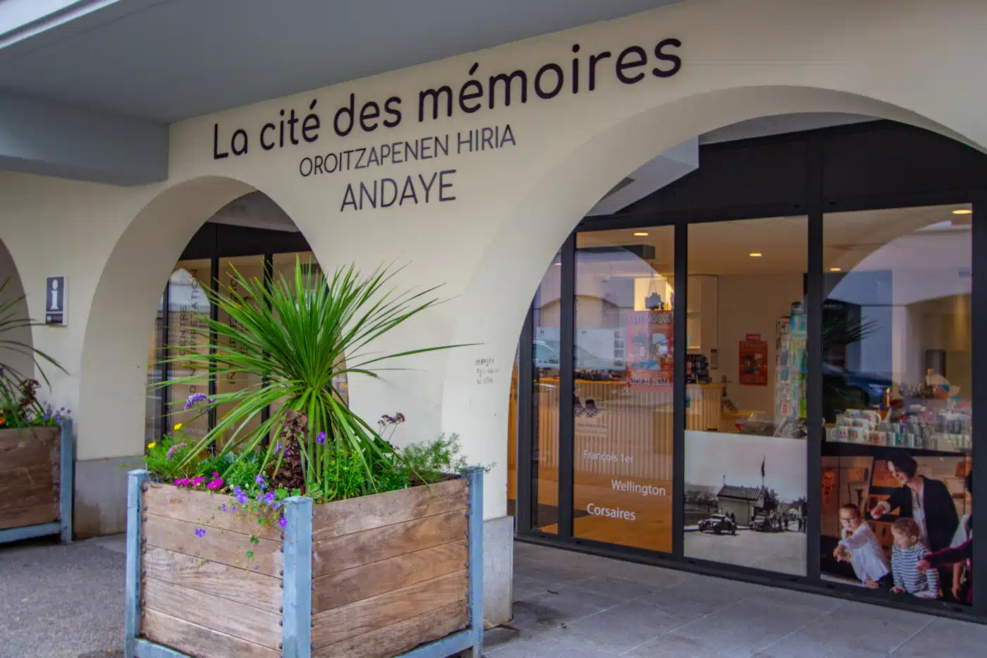Entrée de la Cité des Mémoires à Hendaye